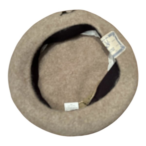 画像11: THE H.W.DOG&CO  Leather wappen Fluffy BERET Beige  YellowGold  Black (11)