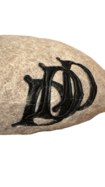 画像10: THE H.W.DOG&CO  Leather wappen Fluffy BERET Beige  YellowGold  Black (10)