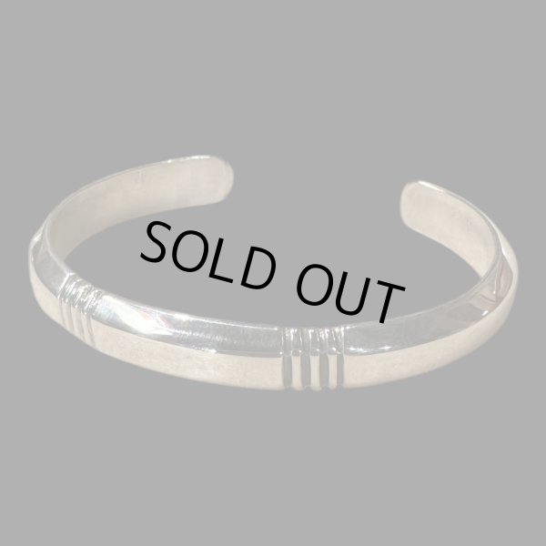 画像1: INDIANJEWELRY  Cippy Crazy Horse(シッピー クレイジーホース) インディアンジュエリー　バングル　ブレス (1)