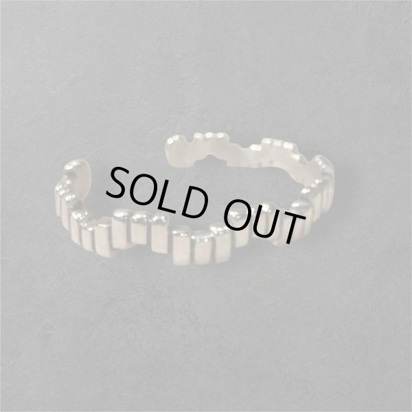 画像2: INDIANJEWELRY  Waddie Crazy Horse(ワディー クレイジーホース) インディアンジュエリー　バングル　ブレス　イコライザー (2)