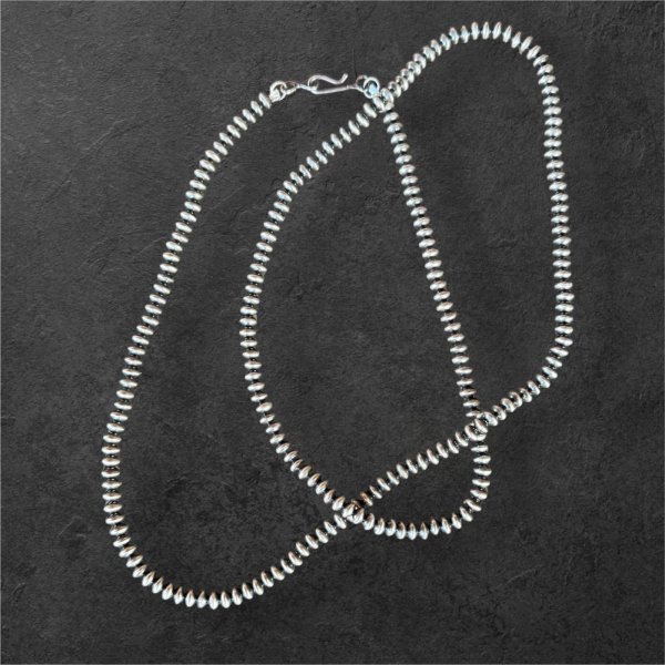 画像1: NAVAJO ナバホ族ナバホ　HAND MADE　シルバーナバホパールビーズネックレス (1)