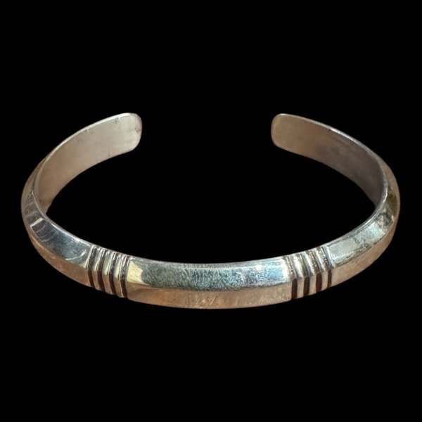 画像1: INDIANJEWELRY  Cippy Crazy Horse(シッピー クレイジーホース) インディアンジュエリー　バングル　ブレス (1)