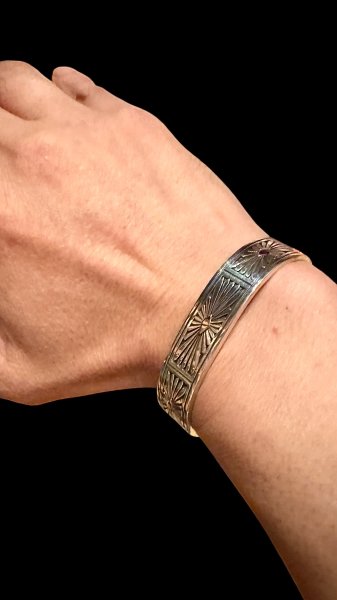 画像5: INDIANJEWELRY HOWARD NELSON  ハワード.ネルソン　サンバーストバングル (5)