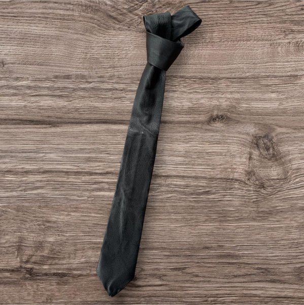 画像2: FINE CREEK  MOSSIR  CORRECT　ウォッシャブルレザー　ネクタイ　　BLACK (2)