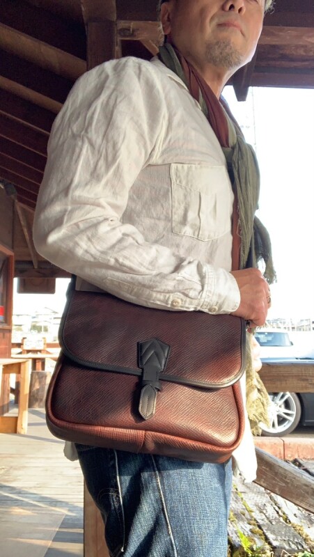 ITUAIS(イトゥアイス） Russian cross doard Carlos Shoulder Bag